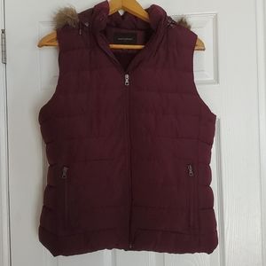Banana Republic burgandy hooded puffer vest XL